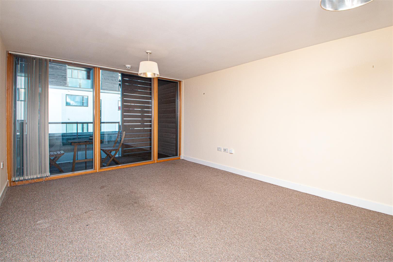 304 South Row, Milton Keynes